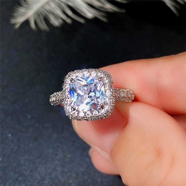 band rings huitan fashion women's rings silver plated brilliant cubic zirconia elegant female accessories engagement jewelry aa230530
band rings huitan fashion women's rings silver plated brilliant cubic zirconia elegant female accessories engagement jewelry aa230530