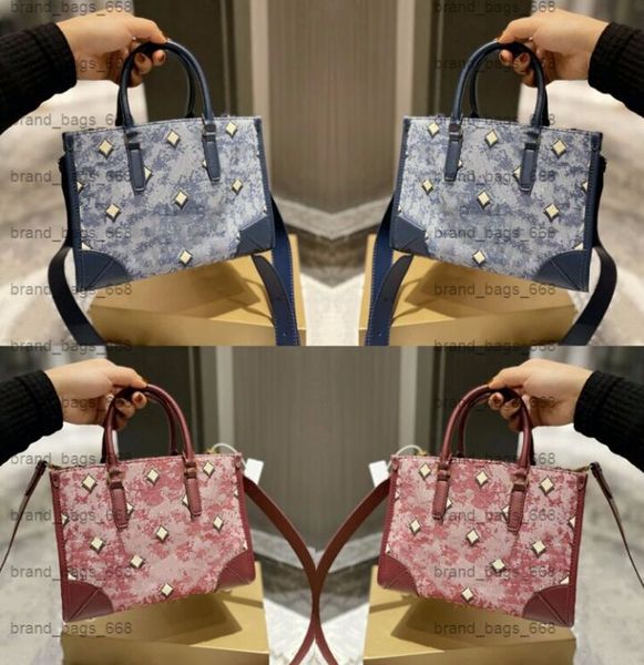 designer bag tote bag handbag women crossbody bag shoulder handbags large capacity banquet wallet fashion leisure purse shoulder bags
designer bag tote bag handbag women crossbody bag shoulder handbags large capacity banquet wallet fashion leisure purse shoulder bags