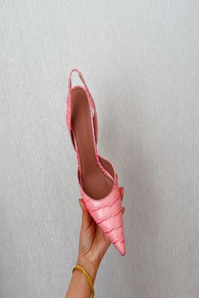 simple and versatile leather outsole wedding single shoe pointed crocodile decorative fine high heels 95cm size 35428948151, Black
simple and versatile leather outsole wedding single shoe pointed crocodile decorative fine high heels 95cm size 35428948151, Black