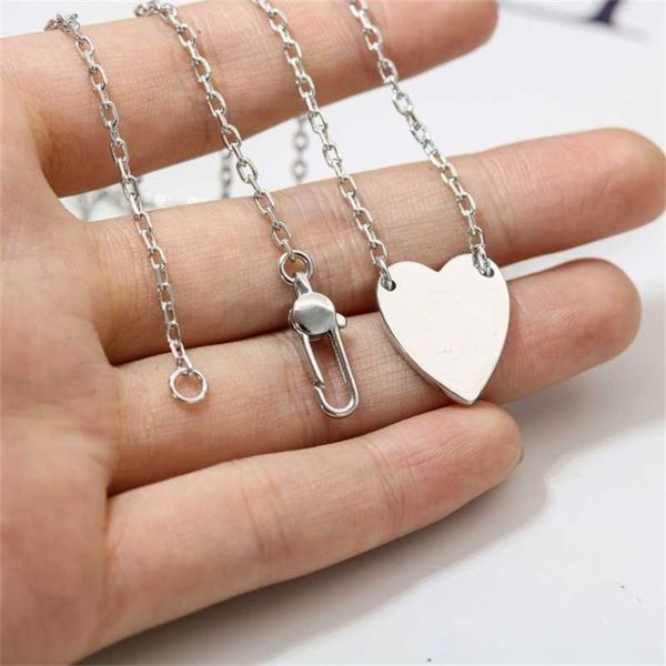 designer jewelry bracelet necklace ring style bright heart-shaped pendant with men's women's simple couple sweater, Silver
designer jewelry bracelet necklace ring style bright heart-shaped pendant with men's women's simple couple sweater, Silver