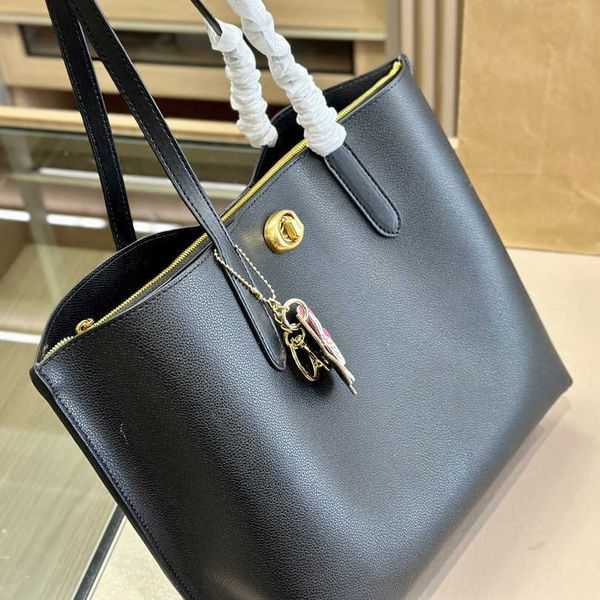 luxury tote bag c-letter fashion simple shoulder bags clutch womens designers handbags leather shopping bags mobile phone totes purse
luxury tote bag c-letter fashion simple shoulder bags clutch womens designers handbags leather shopping bags mobile phone totes purse