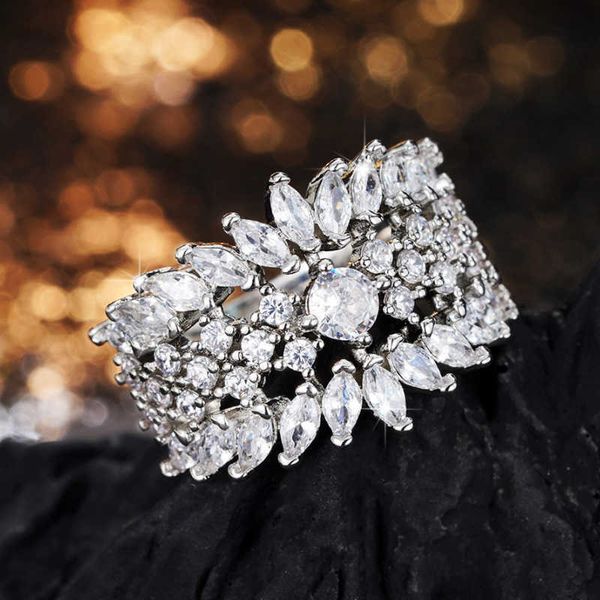 band rings huitan fashion women rings luxury paved sparkling cubic zirconia silver color crystal rings modern bridal wedding trendy jewelry
band rings huitan fashion women rings luxury paved sparkling cubic zirconia silver color crystal rings modern bridal wedding trendy jewelry