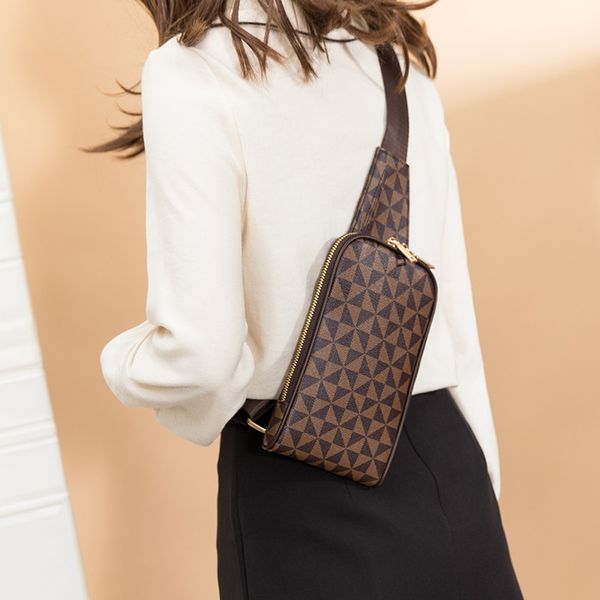 fashion designer men's tote straddle backpack messenger bag brown mesh designer wallet mobile storage women's men's chest bag
fashion designer men's tote straddle backpack messenger bag brown mesh designer wallet mobile storage women's men's chest bag