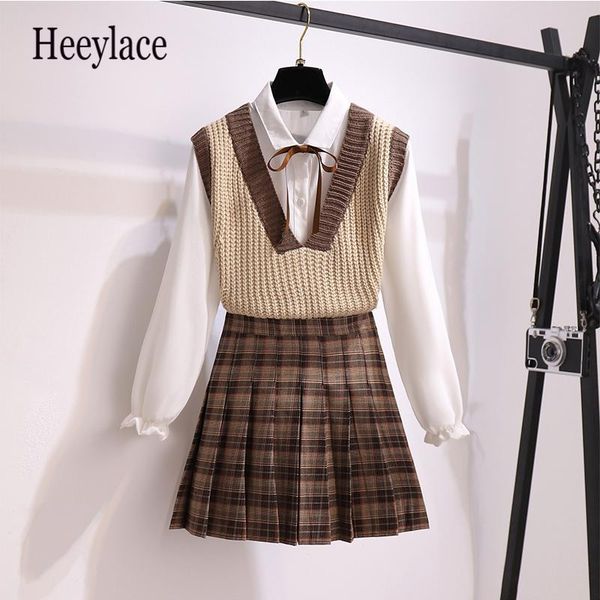 dress 2022 autumn casual three pices set sweater vest+ long sleeve white blouse+ a line plaid mini skirt student style sweet suits
dress 2022 autumn casual three pices set sweater vest+ long sleeve white blouse+ a line plaid mini skirt student style sweet suits