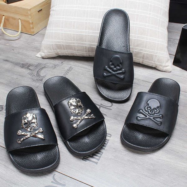 arrival women leather skull slippers men's solid flat non slip rubber soles metal slides 0606, Black
arrival women leather skull slippers men's solid flat non slip rubber soles metal slides 0606, Black