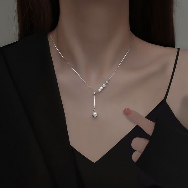 pendant necklaces silver plated pearl necklace for women's summer new light luxury and popular design sense versatile collar chain pend
pendant necklaces silver plated pearl necklace for women's summer new light luxury and popular design sense versatile collar chain pend