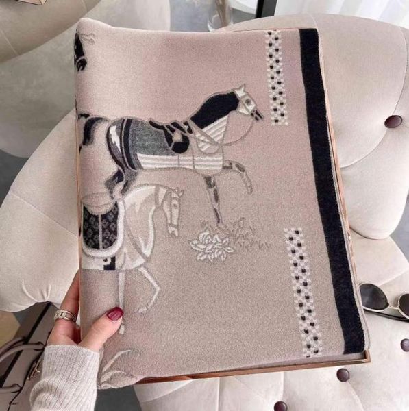 2021 warm and comfortable ladies wool scarf size 18070cm classic horse shawl can be whole without box4608438, Blue;gray
2021 warm and comfortable ladies wool scarf size 18070cm classic horse shawl can be whole without box4608438, Blue;gray