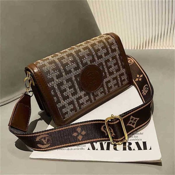 2023 designer bag explosion niche light bag style versatile fashion atmosphere wide shoulder strap single shoulder
2023 designer bag explosion niche light bag style versatile fashion atmosphere wide shoulder strap single shoulder