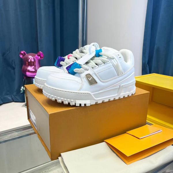 2023 new designer casual shoes men trainer maxi sneaker multicolor inkjet classic retro thick sole elevated training shoe denim pattern rubb, Black
2023 new designer casual shoes men trainer maxi sneaker multicolor inkjet classic retro thick sole elevated training shoe denim pattern rubb, Black