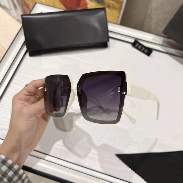 wholesale fashion designer sunglasses for men women luxury sun glasses classic eyewear accessories with box 2625, White;black
wholesale fashion designer sunglasses for men women luxury sun glasses classic eyewear accessories with box 2625, White;black