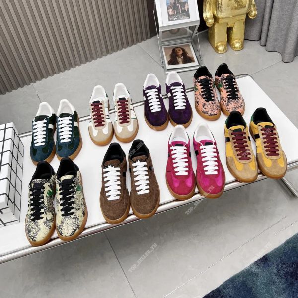 men shoes designer sneakers gazelle striped sneaker suede trainers classic women tennis trainer embroidery retro rubber shoe
men shoes designer sneakers gazelle striped sneaker suede trainers classic women tennis trainer embroidery retro rubber shoe