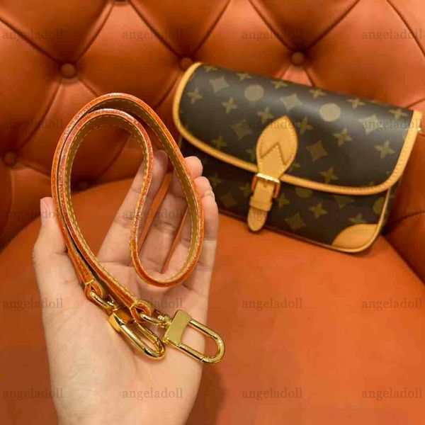 10a mirror quality designers 25cm small diane flap bag womens coated canvas handbag purse crossbody shoulder brown leather trim bag embroide
10a mirror quality designers 25cm small diane flap bag womens coated canvas handbag purse crossbody shoulder brown leather trim bag embroide