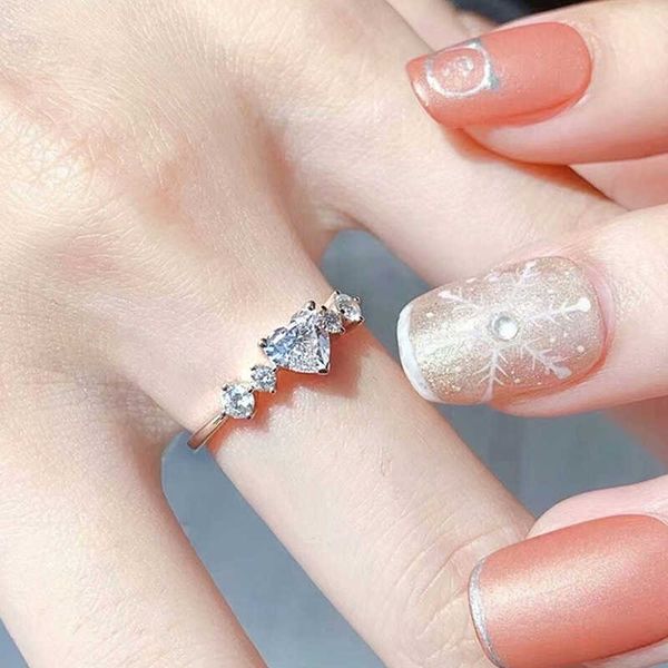 band rings huitan heart cubic zirconia women ring fashion proposal engagement ring for girlfriend high-quality silver color jewelry aa230530
band rings huitan heart cubic zirconia women ring fashion proposal engagement ring for girlfriend high-quality silver color jewelry aa230530