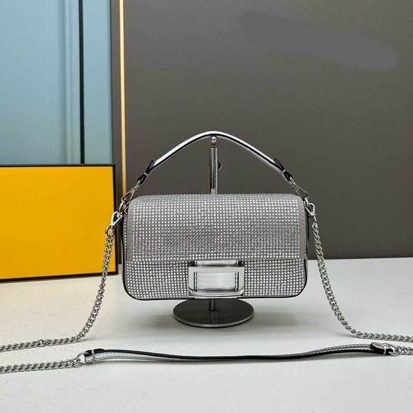 silver mirror quality crossbody designer bags women chain baguette shoulder bags luxurys handbags cowhide armpit bag 230420
silver mirror quality crossbody designer bags women chain baguette shoulder bags luxurys handbags cowhide armpit bag 230420