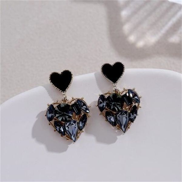 european and american retro heart-shaped cute pendant earrings fashion black crystal love statement earrings women's jewelry gift ae801, Golden
european and american retro heart-shaped cute pendant earrings fashion black crystal love statement earrings women's jewelry gift ae801, Golden