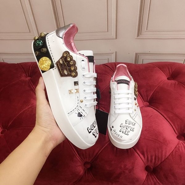 2023 men women sneaker casual shoes snake chaussures leather sneakers stripes shoe walking sports trainers add01, Red;white
2023 men women sneaker casual shoes snake chaussures leather sneakers stripes shoe walking sports trainers add01, Red;white