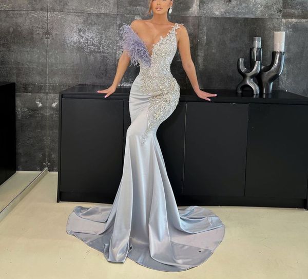 exquisite mermaid evening dresses sleeveless v neck strap appliques beads floor length 3d lace satin feather plus size prom dress plus size, Black;red
exquisite mermaid evening dresses sleeveless v neck strap appliques beads floor length 3d lace satin feather plus size prom dress plus size, Black;red
