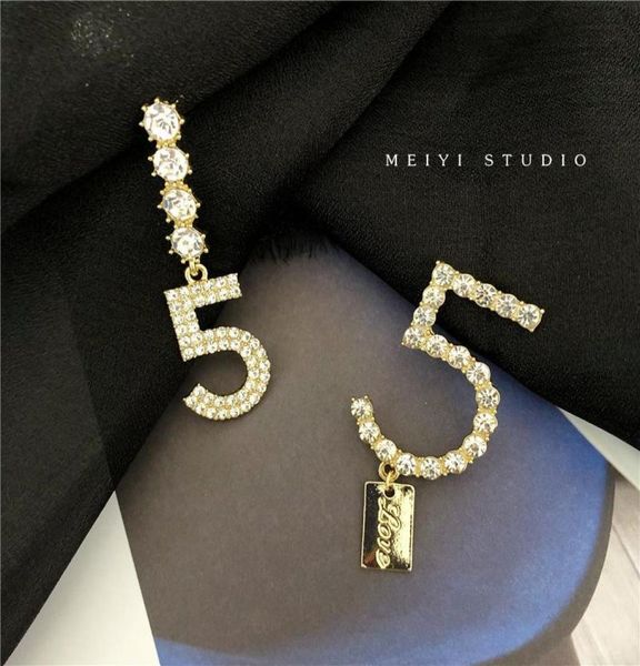 dangle chandelier explosive highend designer models bigname personality asymmetric earrings women9308799, Silver
dangle chandelier explosive highend designer models bigname personality asymmetric earrings women9308799, Silver
