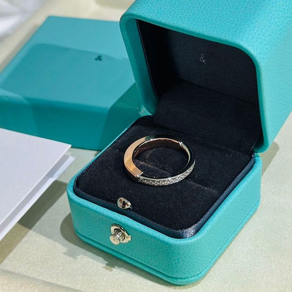 designer ring for women luxury rings fashion charm couple ring personality hundred match new trend anniversary valentine day jewelry gift ve, Golden;silver
designer ring for women luxury rings fashion charm couple ring personality hundred match new trend anniversary valentine day jewelry gift ve, Golden;silver