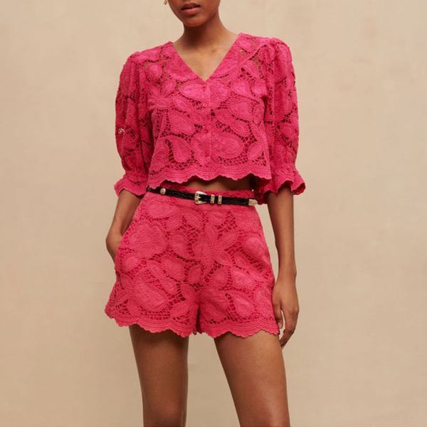 2023 two pieces set french sweet red short vintage hollowed out hook flower shirt and shorts set, White
2023 two pieces set french sweet red short vintage hollowed out hook flower shirt and shorts set, White