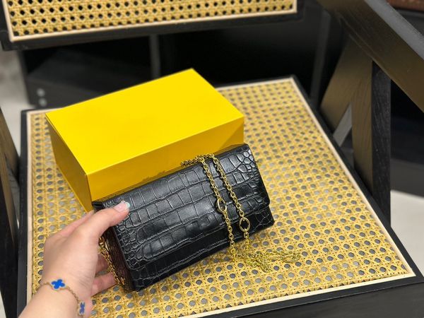 f logo baguette box shoulder bag with crocodile pattern genuine leather women's chain flip bag classic metal rivet logo designer id lux
f logo baguette box shoulder bag with crocodile pattern genuine leather women's chain flip bag classic metal rivet logo designer id lux