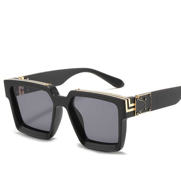 new women's candy color large box sunglasses men's fashion street shooting punk colorful glasses, White;black
new women's candy color large box sunglasses men's fashion street shooting punk colorful glasses, White;black