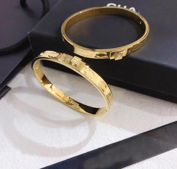 18k gold plated bracelets women bangle designer letter jewelry stainless steel wristband cuff wedding lovers gift jewerlry classic7767163, Black
18k gold plated bracelets women bangle designer letter jewelry stainless steel wristband cuff wedding lovers gift jewerlry classic7767163, Black