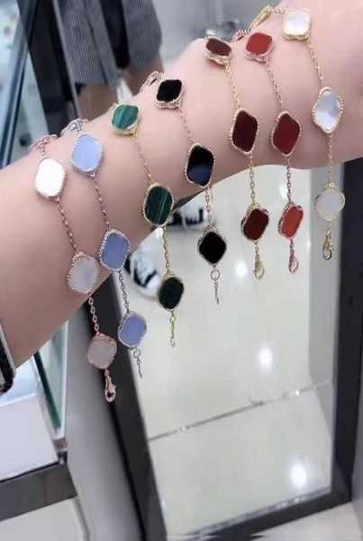 luxury clover designer fashion charm bracelets for girls women 13mm flower gold silver black white red green bracelet wedding part1063536, Golden;silver
luxury clover designer fashion charm bracelets for girls women 13mm flower gold silver black white red green bracelet wedding part1063536, Golden;silver