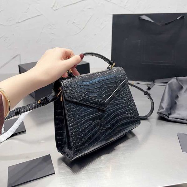 luxury bags designer medium handle bag in grain de poudre embossed leather shoulder bag mini tote 0619-23-111
luxury bags designer medium handle bag in grain de poudre embossed leather shoulder bag mini tote 0619-23-111