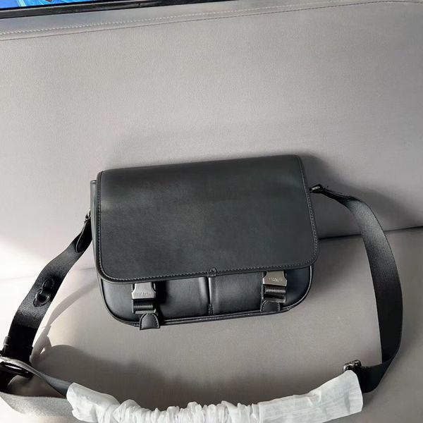 designer bag for men and women messenger bag crossbody bag shoulder bag contrasting leather pattern canvas
designer bag for men and women messenger bag crossbody bag shoulder bag contrasting leather pattern canvas