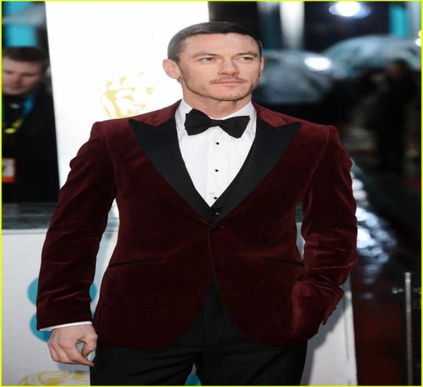 groom tuxedos one button dark red velvet peak lapel groomsmen man suit wedding mens suits jacketpantsvesttie9483784, Black;gray
groom tuxedos one button dark red velvet peak lapel groomsmen man suit wedding mens suits jacketpantsvesttie9483784, Black;gray