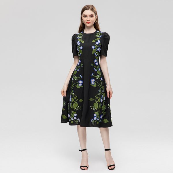 518 2023 runway dress crew neck short sleeve black red beads dress empire brand same style dress flora print womens clothes sh
518 2023 runway dress crew neck short sleeve black red beads dress empire brand same style dress flora print womens clothes sh