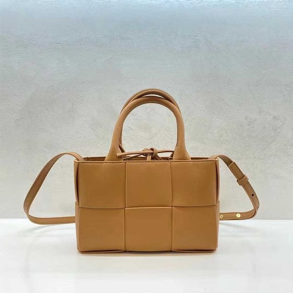 girl mini 2023 shopping capacity designer arco totes bag fashion woven bottegas tote large evening bucket bags handheld women's one sho
girl mini 2023 shopping capacity designer arco totes bag fashion woven bottegas tote large evening bucket bags handheld women's one sho
