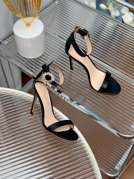 european and american open-toed women's sandals for dating, slim high heels with sunflower diamond mouth, wedding banquet, party, high, Black
european and american open-toed women's sandals for dating, slim high heels with sunflower diamond mouth, wedding banquet, party, high, Black