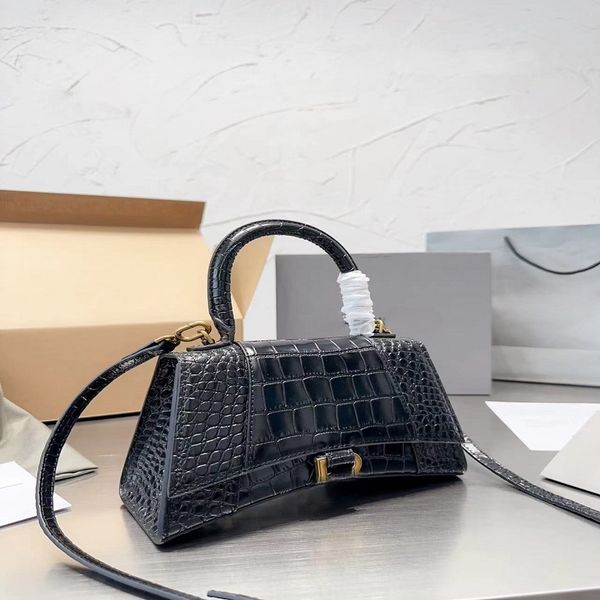 2023 lady shopping bags fashion handbags women totes shoulder cross body half moon luxury genuine leather classic retro purse wallets handle
2023 lady shopping bags fashion handbags women totes shoulder cross body half moon luxury genuine leather classic retro purse wallets handle