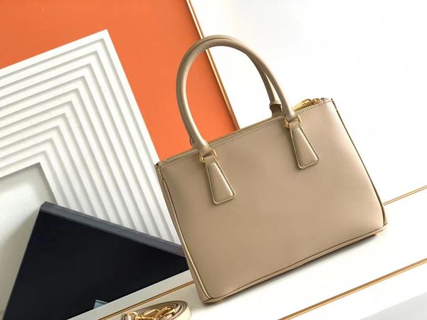 10a lady luxury tote bag large capacity designer handbags leather shoulder bags ladies vintage crossbody bag women work commute killer bag
10a lady luxury tote bag large capacity designer handbags leather shoulder bags ladies vintage crossbody bag women work commute killer bag