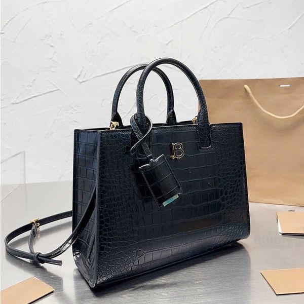fashion brands bags totes handbag designer bag women classic brand thomas stitching stone pattern large capacity shoulder bag versatile comm
fashion brands bags totes handbag designer bag women classic brand thomas stitching stone pattern large capacity shoulder bag versatile comm