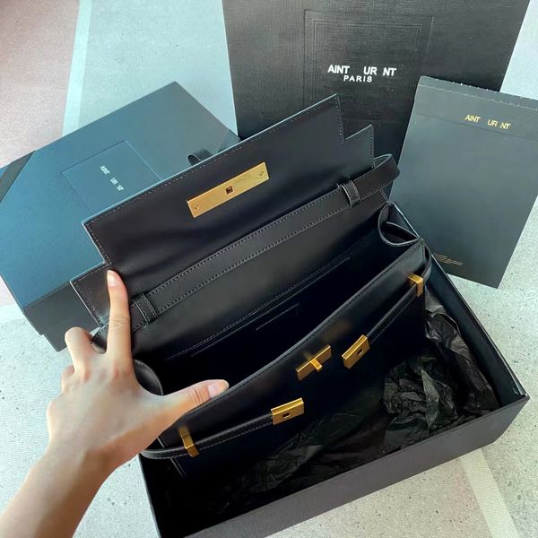 luxurys gold fashion clutch crossbodys manhattan bags wallet handbag tote toiletry crocodile bag mens designer flip shoulder leather satchel
luxurys gold fashion clutch crossbodys manhattan bags wallet handbag tote toiletry crocodile bag mens designer flip shoulder leather satchel