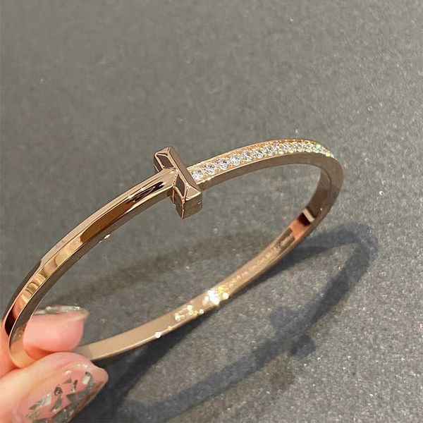 selling item v gold version semi-diamond tiffay t1 rose bracelet cnc craft narrow with logo, Black
selling item v gold version semi-diamond tiffay t1 rose bracelet cnc craft narrow with logo, Black