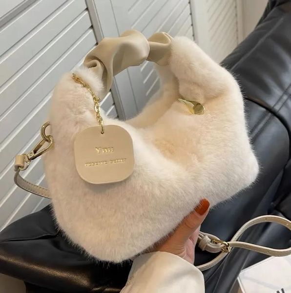 senior feeling plush handbag bag female 2022 new fashion autumn and winter hair bag with a small chain crossbody8503443
senior feeling plush handbag bag female 2022 new fashion autumn and winter hair bag with a small chain crossbody8503443