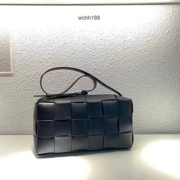 evening bags bottegas 2023 designer girl black brick cassettes woven women's underarm fashion versatile portable pillow leather bag sho
evening bags bottegas 2023 designer girl black brick cassettes woven women's underarm fashion versatile portable pillow leather bag sho