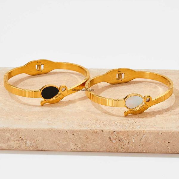 designer luxury belgary brand same white fritillaria snake bracelet for women's new style stainless steel hand jewelry with diamond spr, Black
designer luxury belgary brand same white fritillaria snake bracelet for women's new style stainless steel hand jewelry with diamond spr, Black