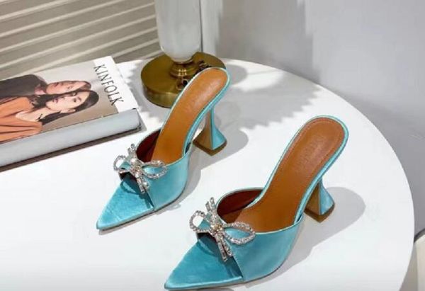 11 2028 banquet slippers bow crystal embellished rhinestone mules spool heels sandals women summer luxury designers shoes sandal factory foo, Black
11 2028 banquet slippers bow crystal embellished rhinestone mules spool heels sandals women summer luxury designers shoes sandal factory foo, Black