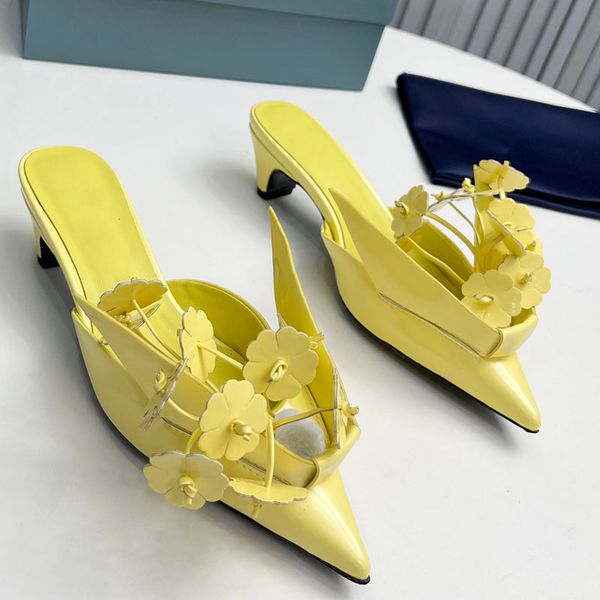 23ss cowhide womens slip on sandals slip on slippers designer stiletto heels 4cm pointed toes slingbacks elegant dress shoes ladies for part, Black
23ss cowhide womens slip on sandals slip on slippers designer stiletto heels 4cm pointed toes slingbacks elegant dress shoes ladies for part, Black