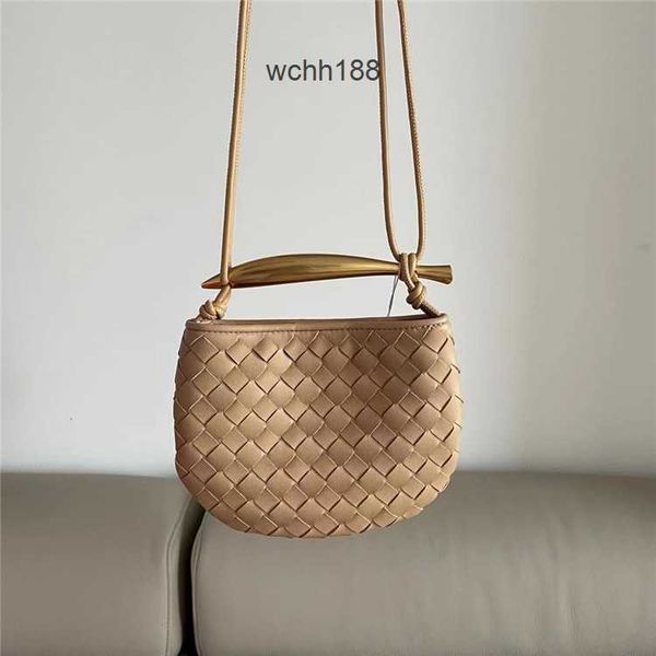 half bags designer evening bag 2023 bottegas girl casual sardine 20cm small purse leather women's woven moon cow mini one shoulder mess
half bags designer evening bag 2023 bottegas girl casual sardine 20cm small purse leather women's woven moon cow mini one shoulder mess