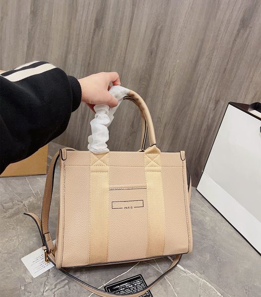 medium tote shoulder bag lady patchwork crossbody women paris casual totes shopping plain handbags classic letter hangbag 26cm
medium tote shoulder bag lady patchwork crossbody women paris casual totes shopping plain handbags classic letter hangbag 26cm