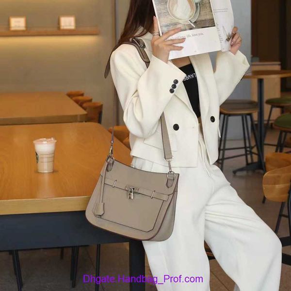 8a quality original hemrres j ypsiere tote bag for sale layer cowhide gypsy single shoulder diagonal cross casual and versatile leather menh
8a quality original hemrres j ypsiere tote bag for sale layer cowhide gypsy single shoulder diagonal cross casual and versatile leather menh