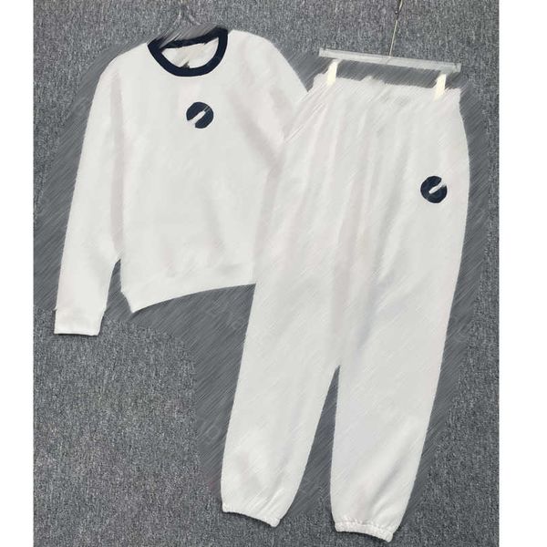 23ss casual suit women pants sets womens designer clothing round neck color matching letter jacquard long-sleeved hoodie elastic waist trous, White
23ss casual suit women pants sets womens designer clothing round neck color matching letter jacquard long-sleeved hoodie elastic waist trous, White
