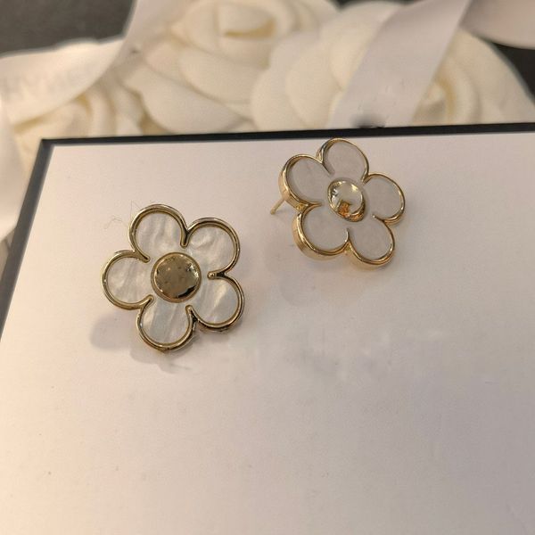 2023 fashion new designer earrings luxury white fritillaria camellia ear stud camellia tracing fritillaria design fashion all-match no box, Golden
2023 fashion new designer earrings luxury white fritillaria camellia ear stud camellia tracing fritillaria design fashion all-match no box, Golden