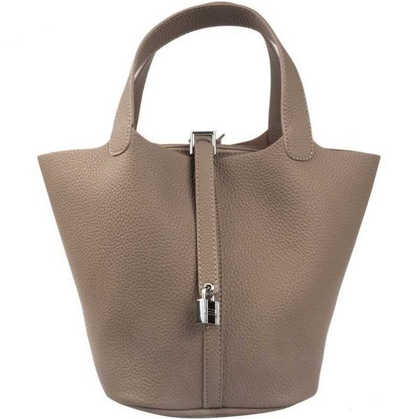 original edition 7a h home designer picotin lock bags handbag women's bag 2023 new summer vegetables basket litchi pattern simple bucke
original edition 7a h home designer picotin lock bags handbag women's bag 2023 new summer vegetables basket litchi pattern simple bucke